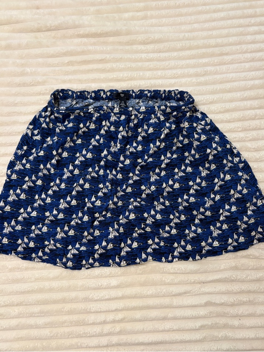 GAP Navy and White Sailboat Skater Skirt